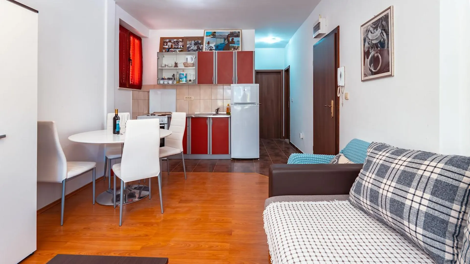 Lana Apartments Split 0*,