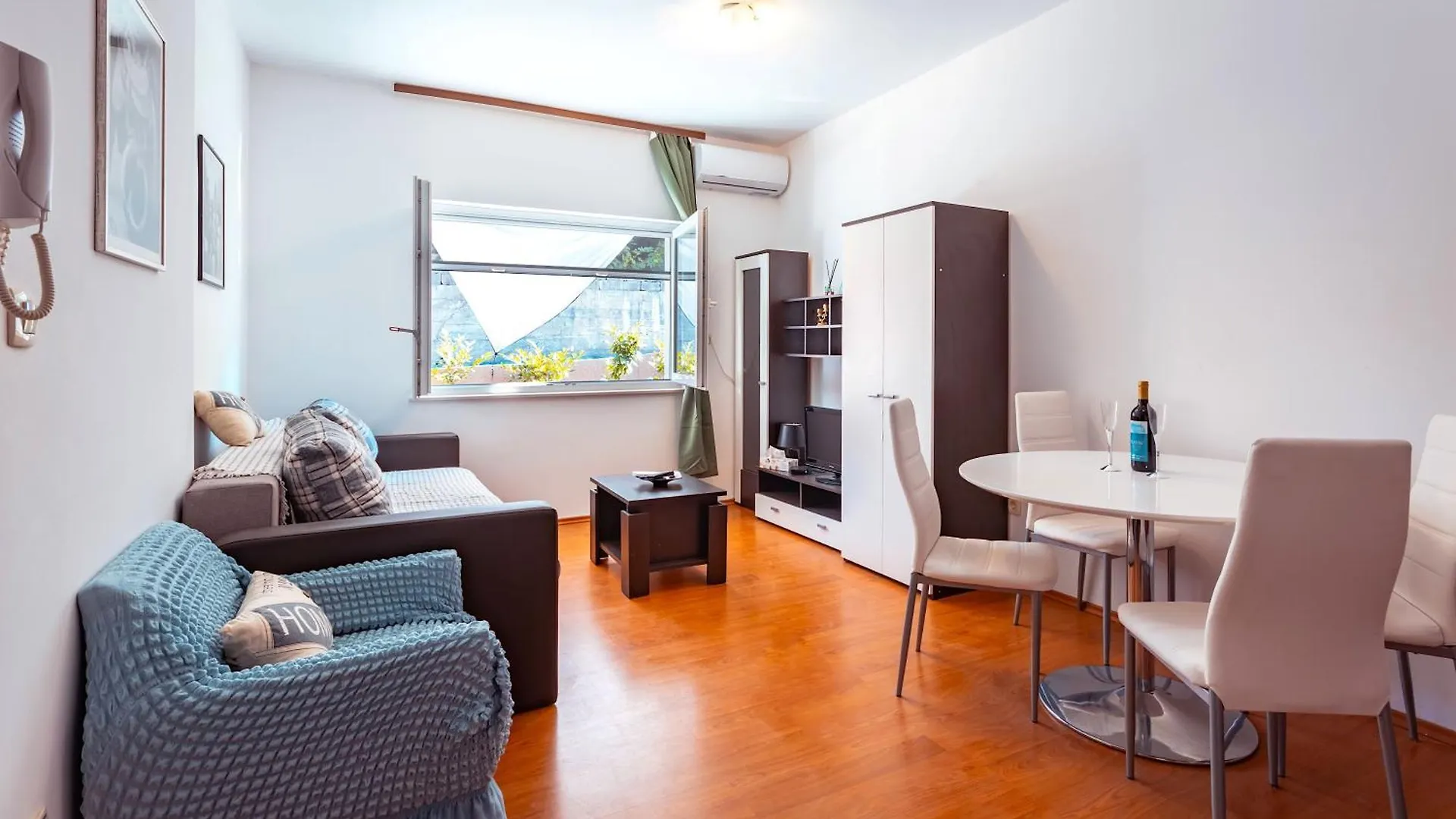 Lana Apartments Split 0*,